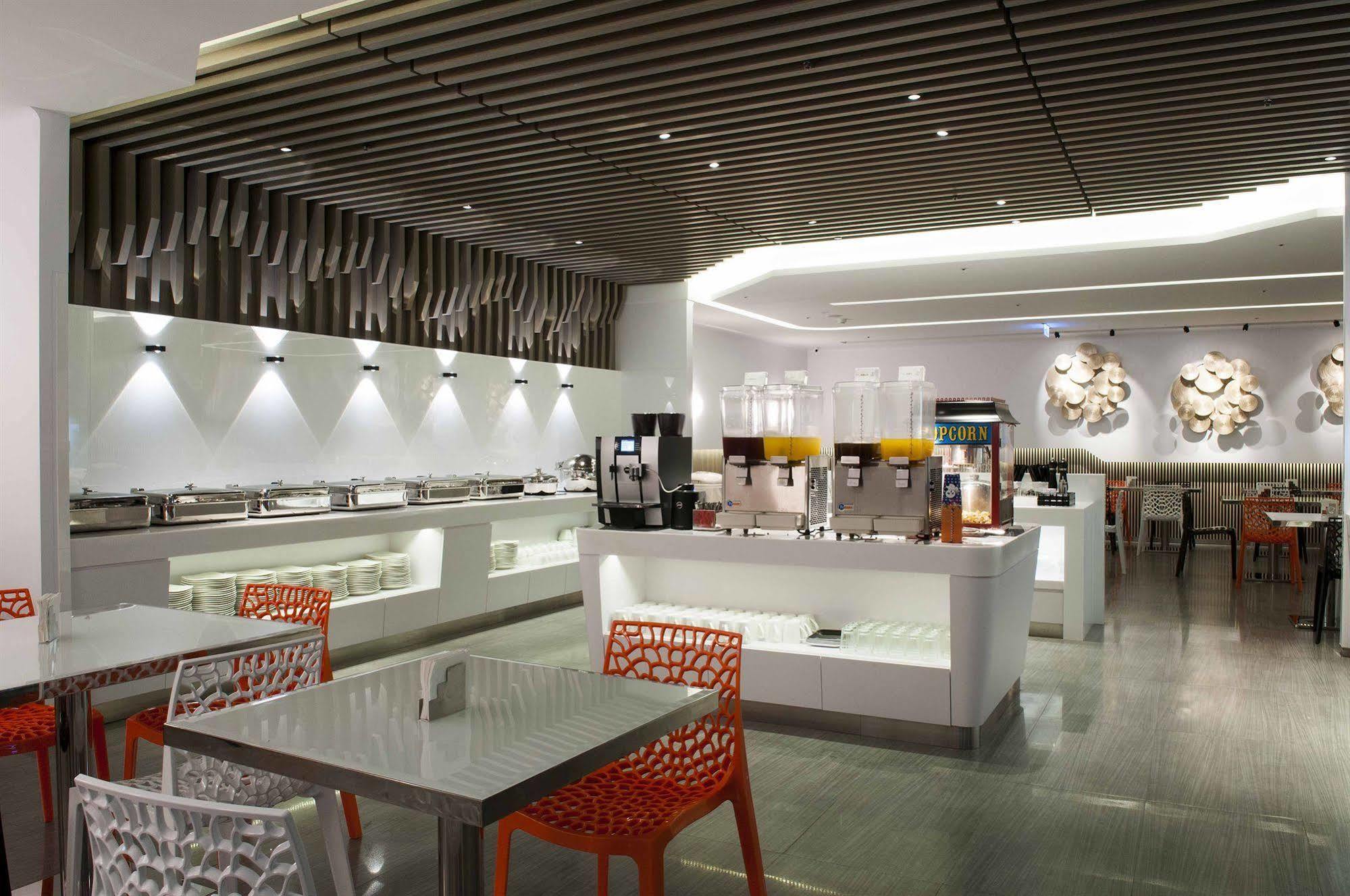 Royal Hotel Group- Central Park Branch Kaohsiung Exteriör bild