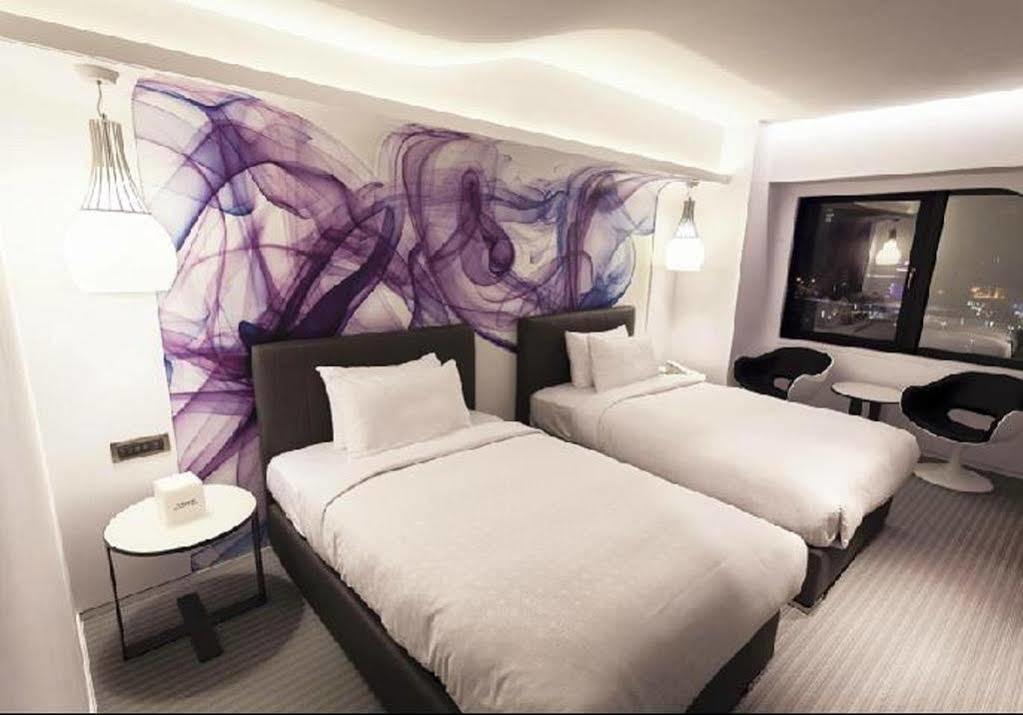Royal Hotel Group- Central Park Branch Kaohsiung Exteriör bild