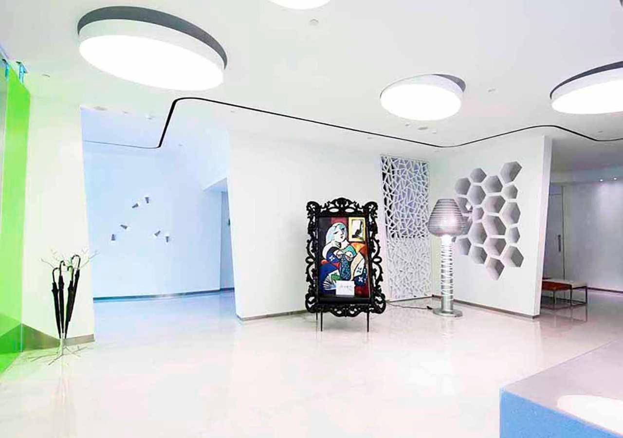 Royal Hotel Group- Central Park Branch Kaohsiung Exteriör bild